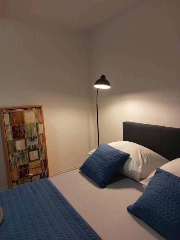 Posteľ alebo postele v izbe v ubytovaní Apartment "None" Makarska