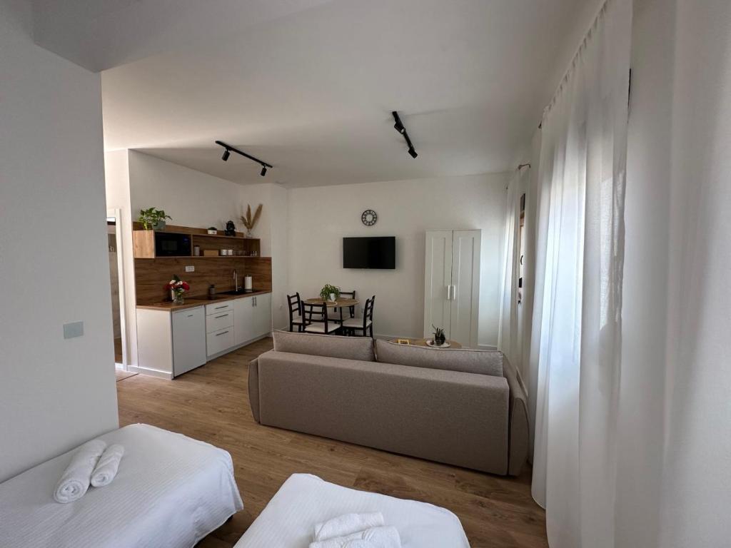 STUDIO APARTMANI IZVOR - Family Studio