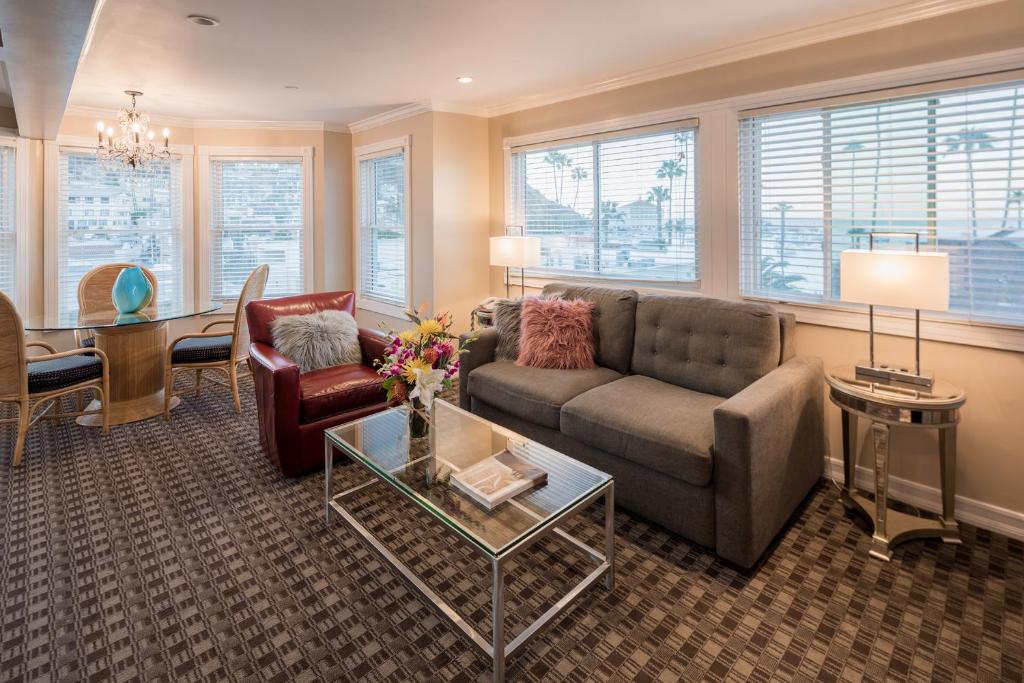 Glenmore Plaza Hotel photo