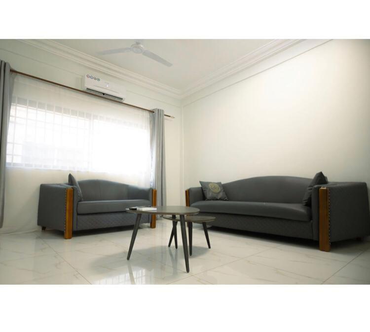 Posezení v ubytování DAA DINGBE SUITES - Luxury Two Bedroom Apartments