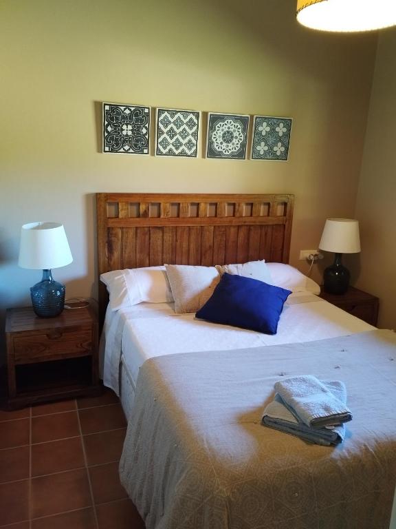 Postel nebo postele na pokoji v ubytování Finca O Loureiro