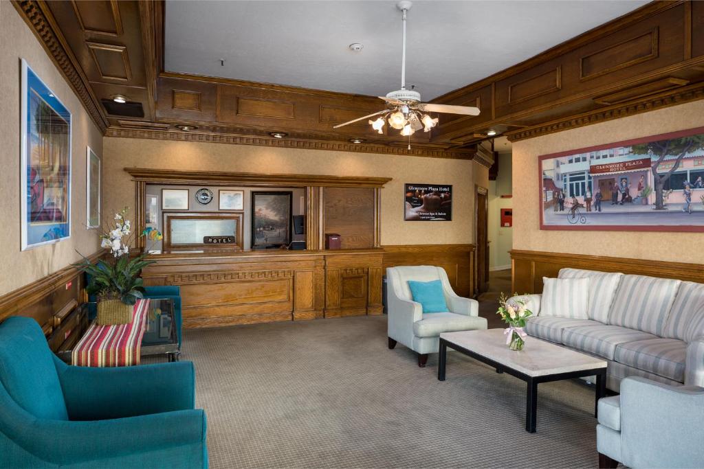 Glenmore Plaza Hotel photo