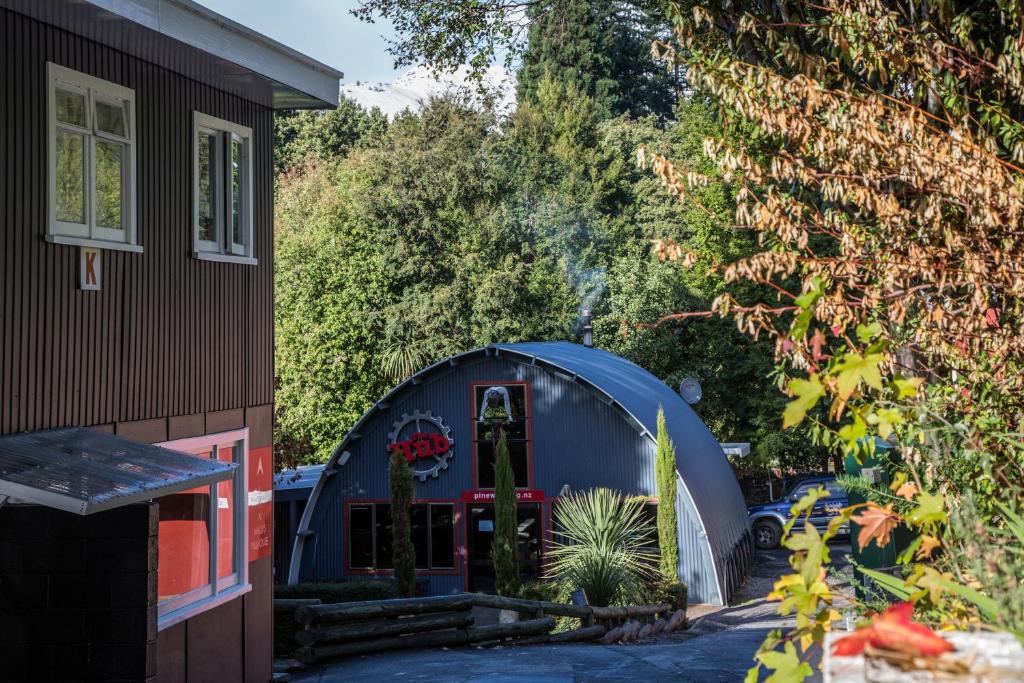 Pinewood Lodge - Resim 9