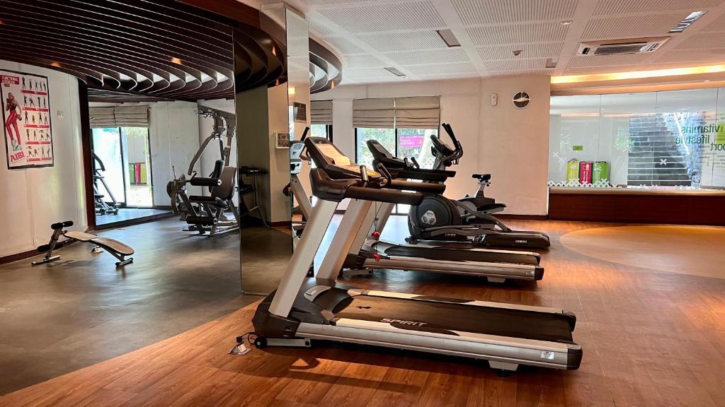Fitness centrum a/nebo fitness zařízení v ubytování Vimala Hills Villa & Resort Megamendung Puncak