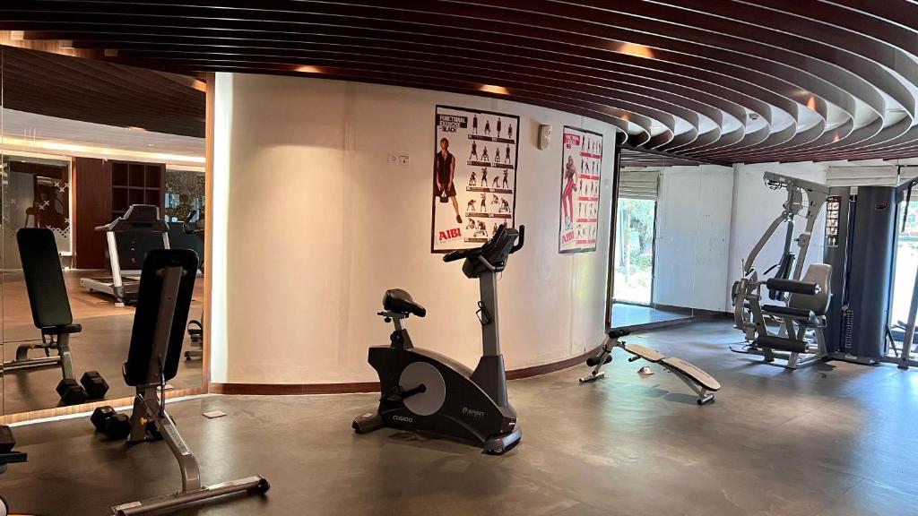 Fitness centrum a/nebo fitness zařízení v ubytování Vimala Hills Villa & Resort Megamendung Puncak