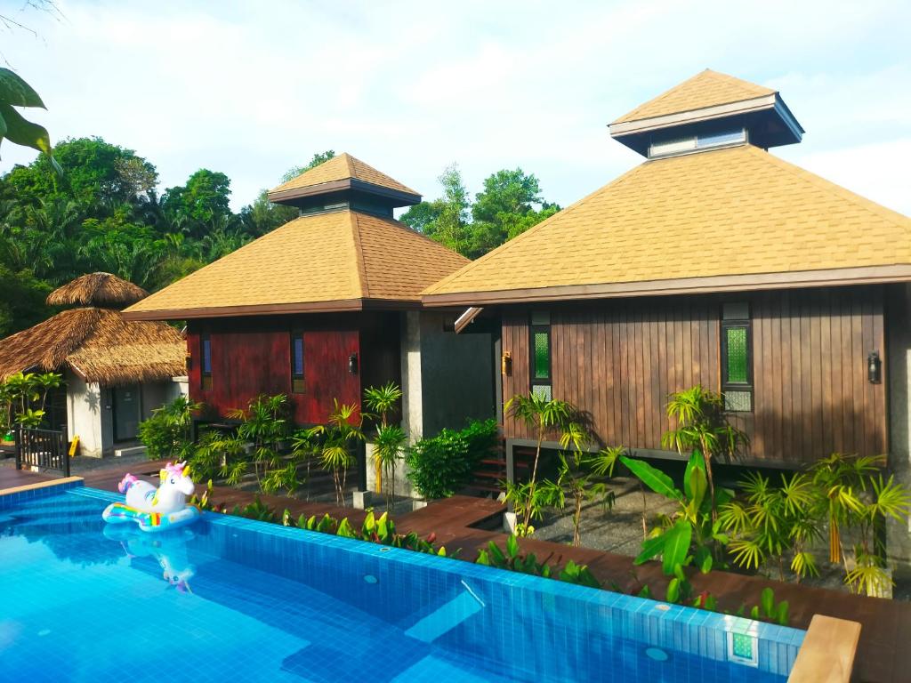 Bazén v ubytování Baan Koh Kwang Pool Villa Krabi nebo v jeho okolí