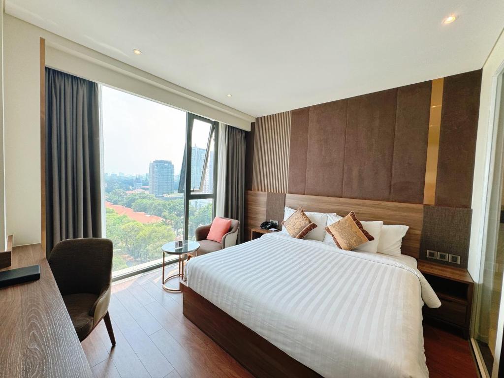 Grand Double City View - Room Only