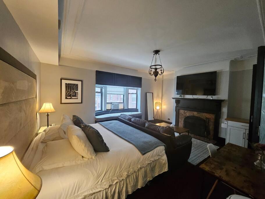 The Jennings Apartment at The Mansfield Midtown, New York (updated