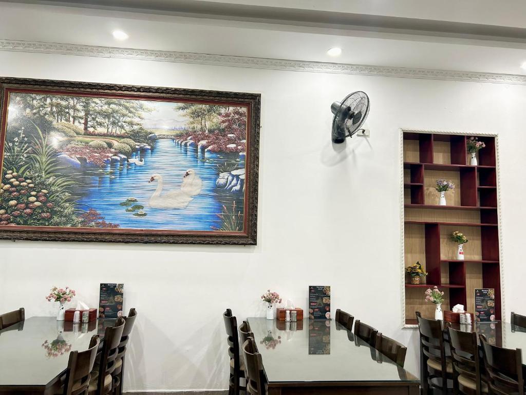 Restaurace v ubytování A25 Hotel - 185 Lò Đúc
