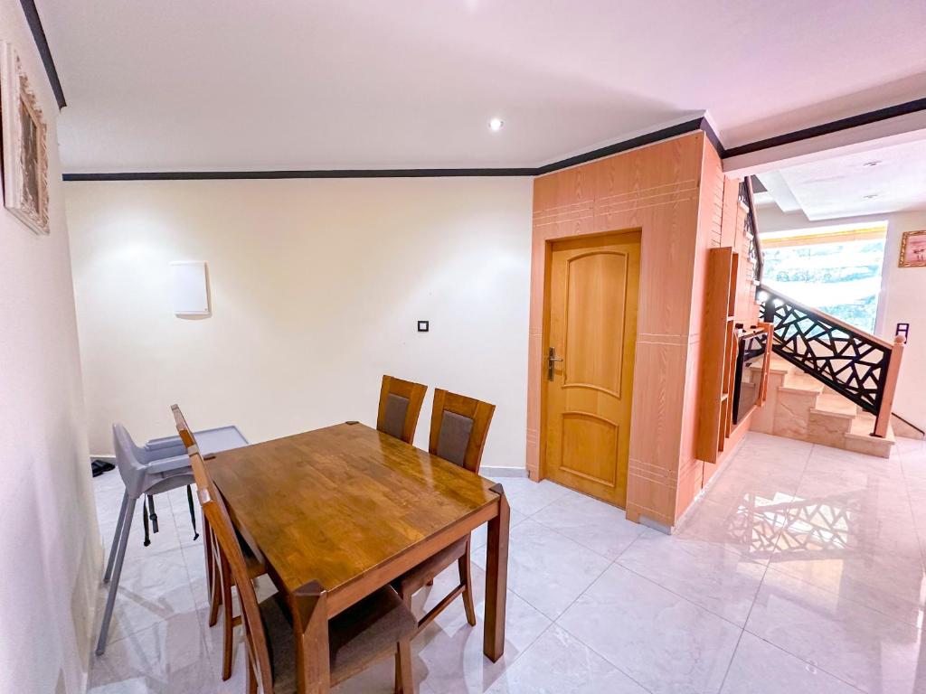 Istumisnurk majutusasutuses Luxury duplex with private pool - Sea view and Fast wifi