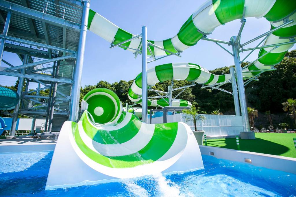 Bazén v ubytování Nesta Resort Kobe nebo v jeho okolí