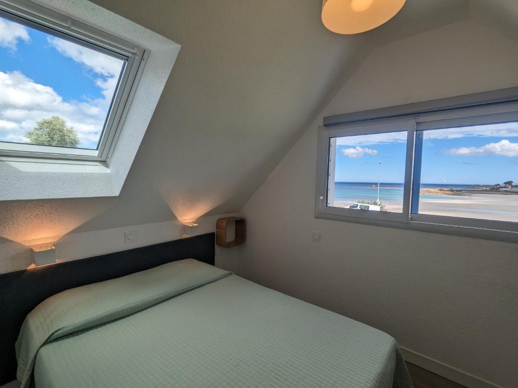 MAISON 6 pers belle vue mer PISCINE, plage à 40 m - Casa Con Due Camere Da Letto