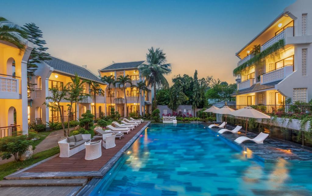 Bazén v ubytování The Saga Hotel Hoi An nebo v jeho okolí