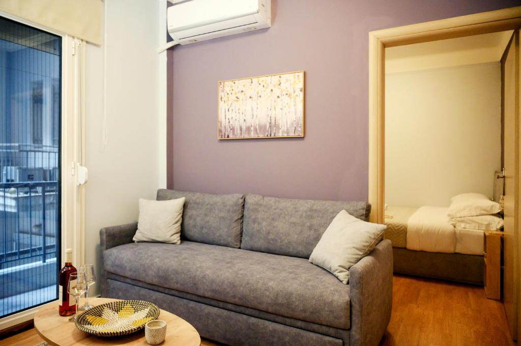 Modern Downtown Flat by GOLDENLAND