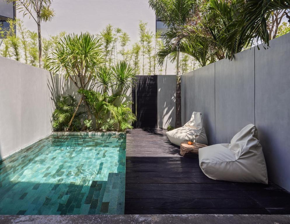Πισίνα στο ή κοντά στο NEXA Townhouse Umalas Canggu