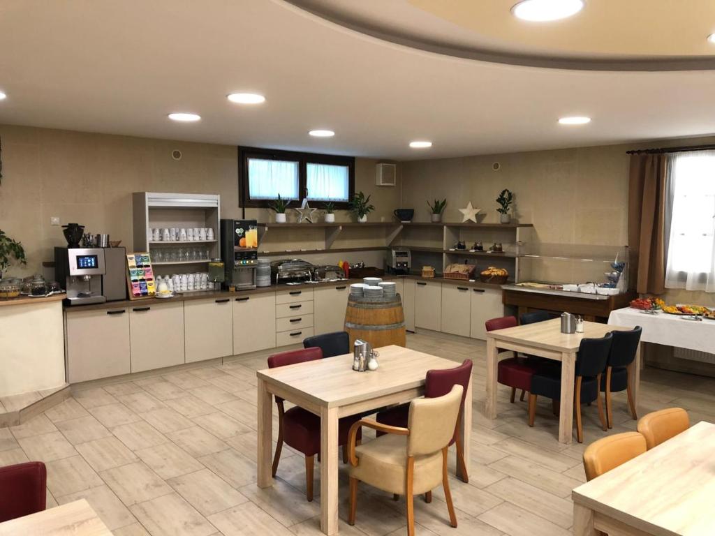 Kuchyň nebo kuchyňský kout v ubytování Wellness Hotel Svachovka