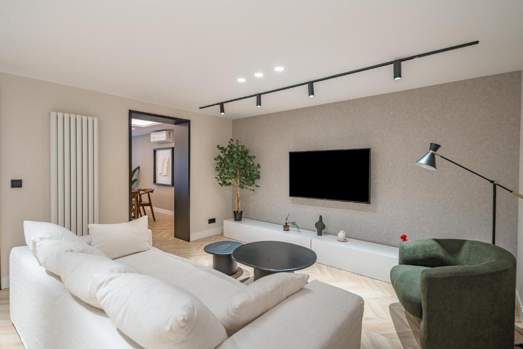Location, Luxury & Style Best 4Bed in Madrid