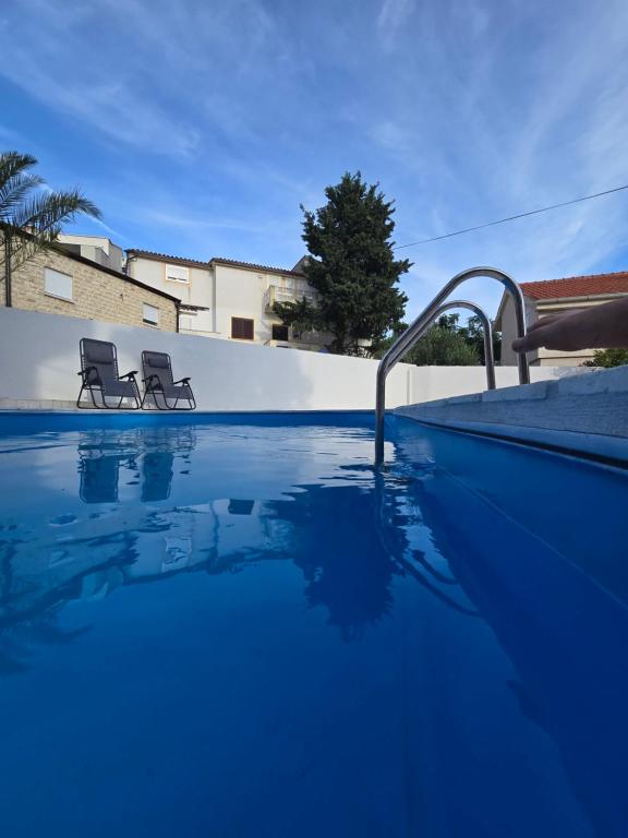 Swimmingpoolen hos eller tæt på Villa Adria