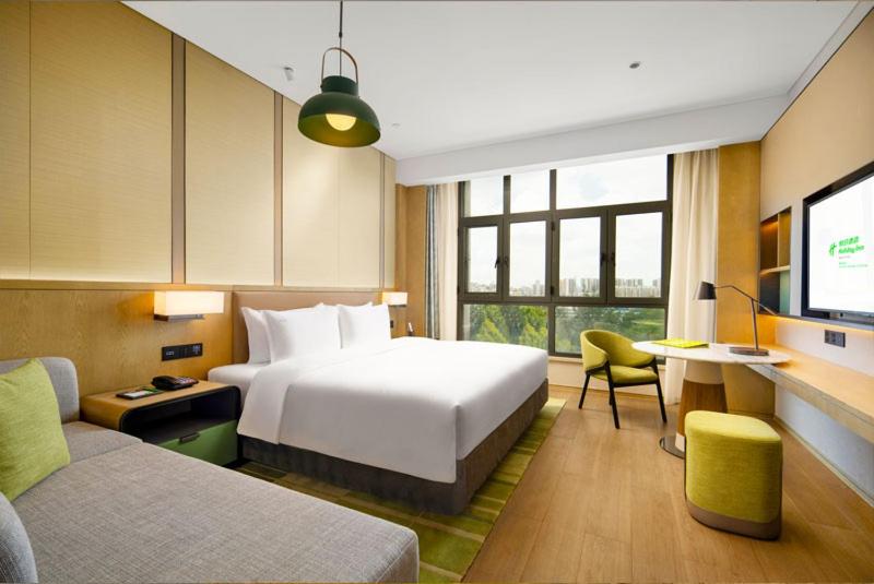 Holiday Inn Foshan Nanhai Central, an IHG Hotel - Premium King Room With Sofa Bed