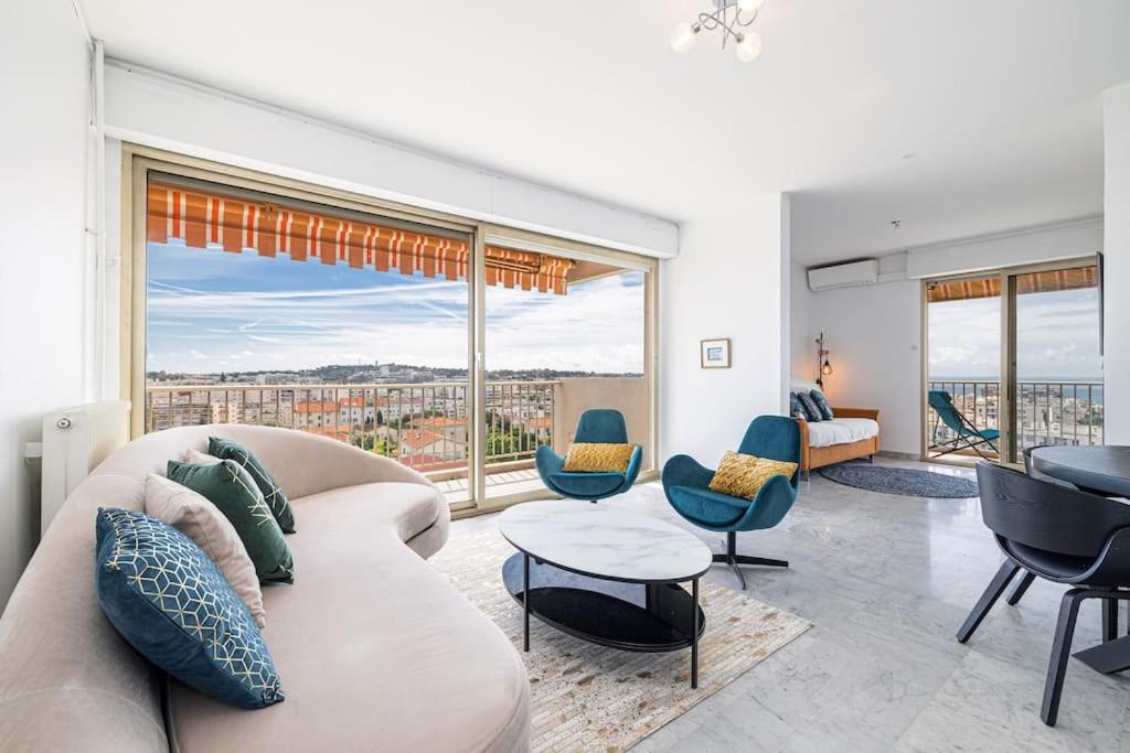 Elegant 2 Bed Apt with Pool in Juan Les Pins 휴식 공간