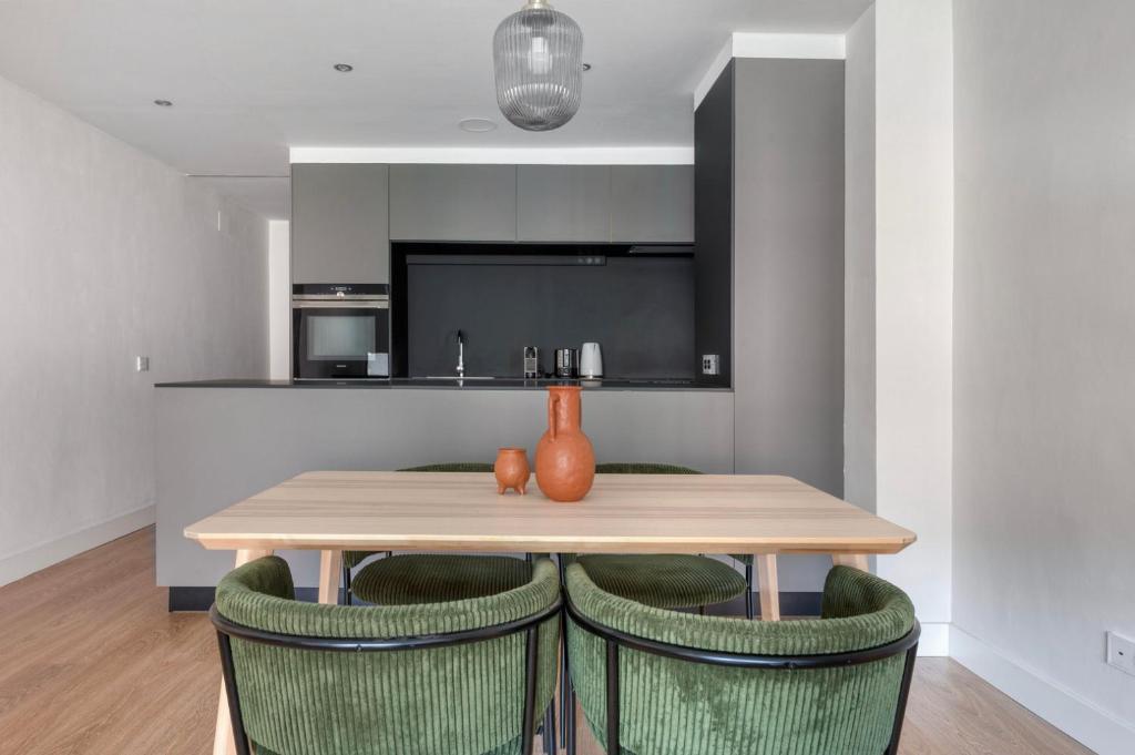 بیمارستان Antiga Esquerra de l'Eixample 2br nr nr.BCN-101, آژانس هواپیمایی آسمان سپید