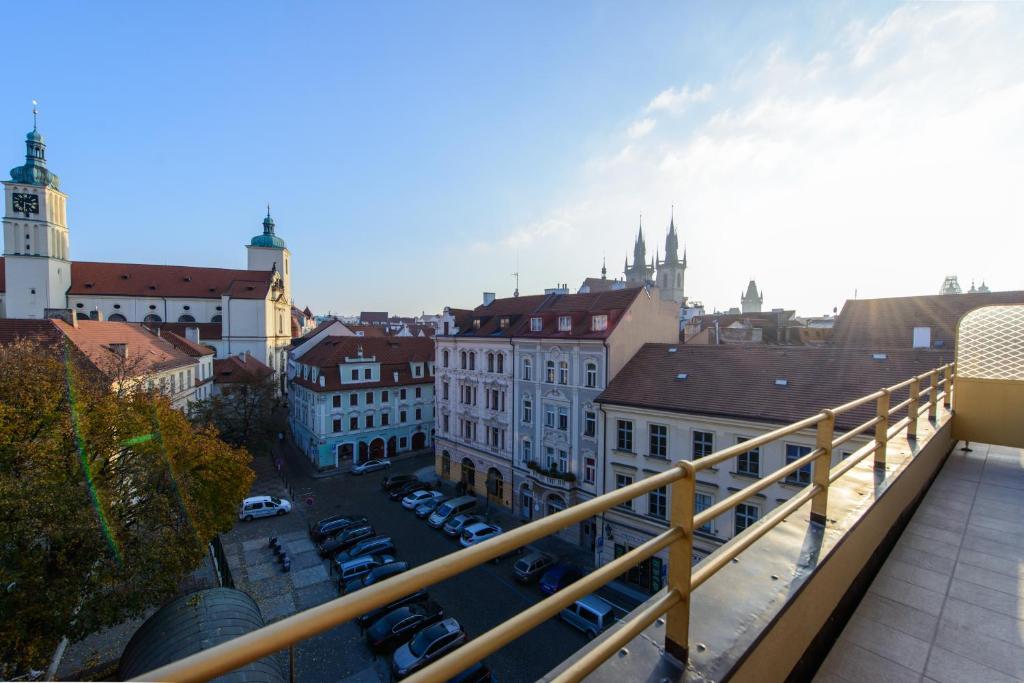 Nespecifikovaný výhled na destinaci Praha nebo výhled na město při pohledu z hotelu