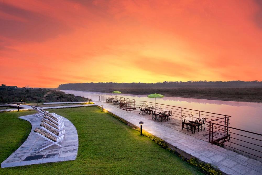 Park Safari Resort, Chitwan National Park - Housity