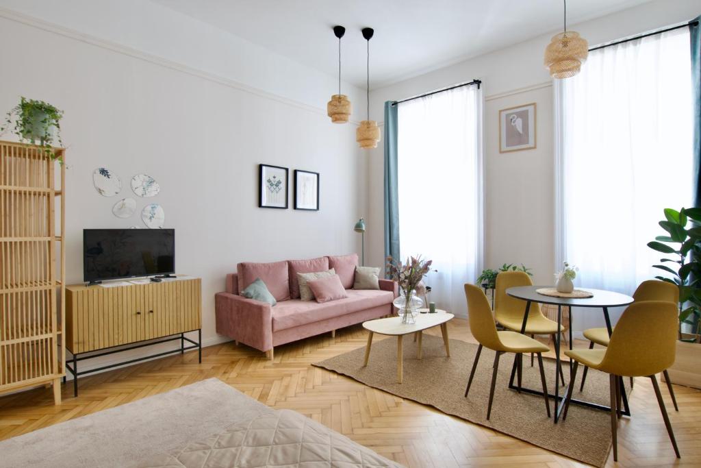 Standard Apartment by Hi5-Paulay Ede Apartment 1061 Budapest, Paulay Ede utca 8 kép - 1