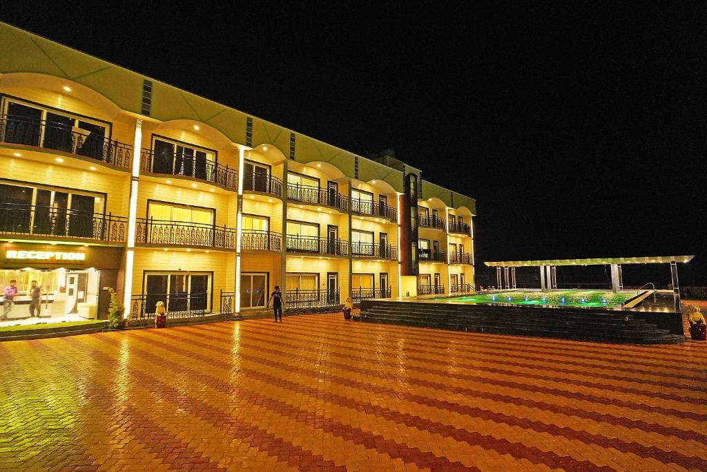 Bazén v ubytování INDIA BEACH RESORT !! FRONT Sea VIEW !! nebo v jeho okolí