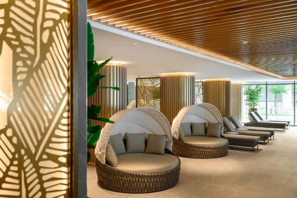 Posezení v ubytování Kenese Bay Garden Resort & Conference