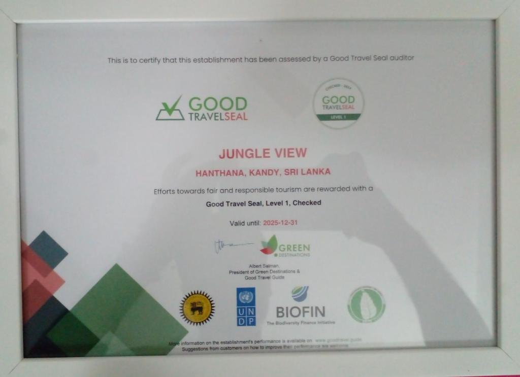Certifikát, hodnocení, plakát nebo jiný dokument vystavený v ubytování Hanthana Jungle View Holiday Home