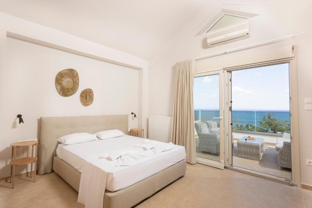 Posteľ alebo postele v izbe v ubytovaní Villa The View - Beachfront, 5 Bedrooms, BBQ, View