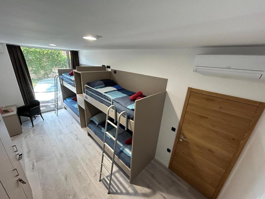 Kuchyň nebo kuchyňský kout v ubytování Hostelum