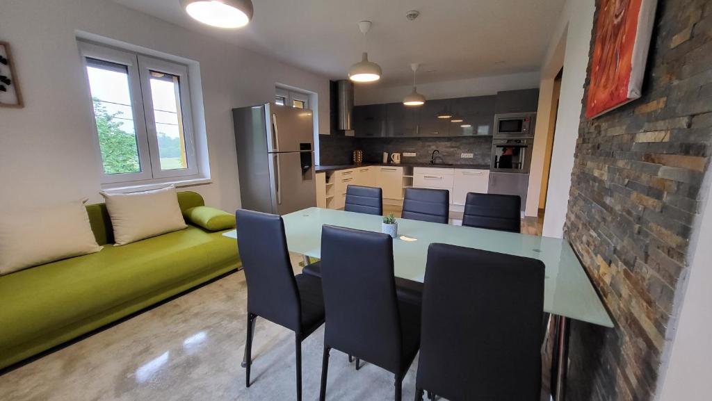 Kuchyň nebo kuchyňský kout v ubytování Apartmány pod Prašivou