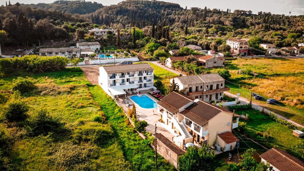 Bazén v ubytování Melitsa corfu hotel nebo v jeho okolí