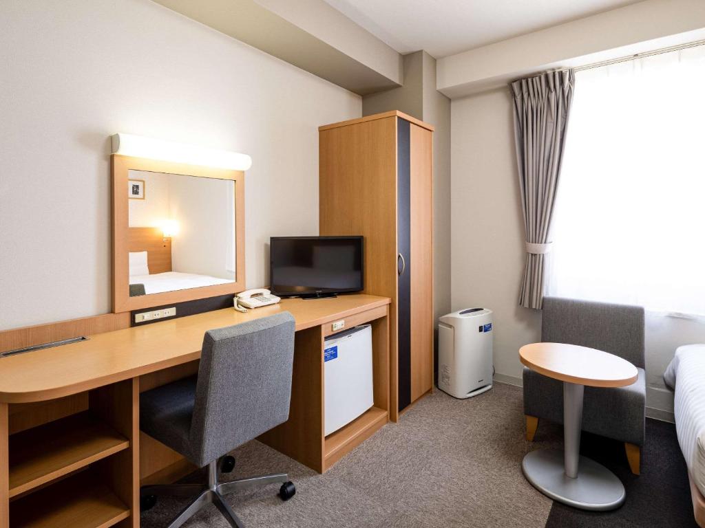 TV a/nebo společenská místnost v ubytování Comfort Hotel Shin Yamaguchi