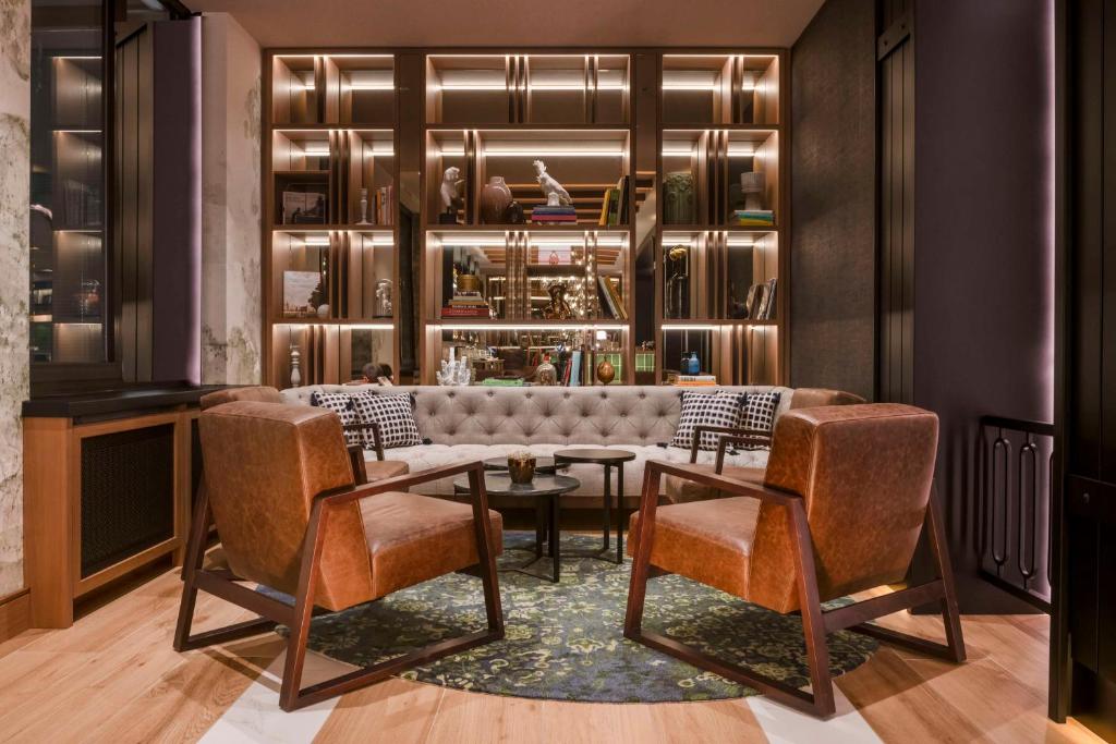 Posezení v ubytování DoubleTree by Hilton Berlin Ku'damm