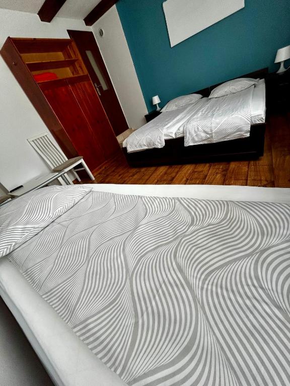 Pokoje Gościnne Dudziński - Driepersoonskamer Met Eigen Badkamer