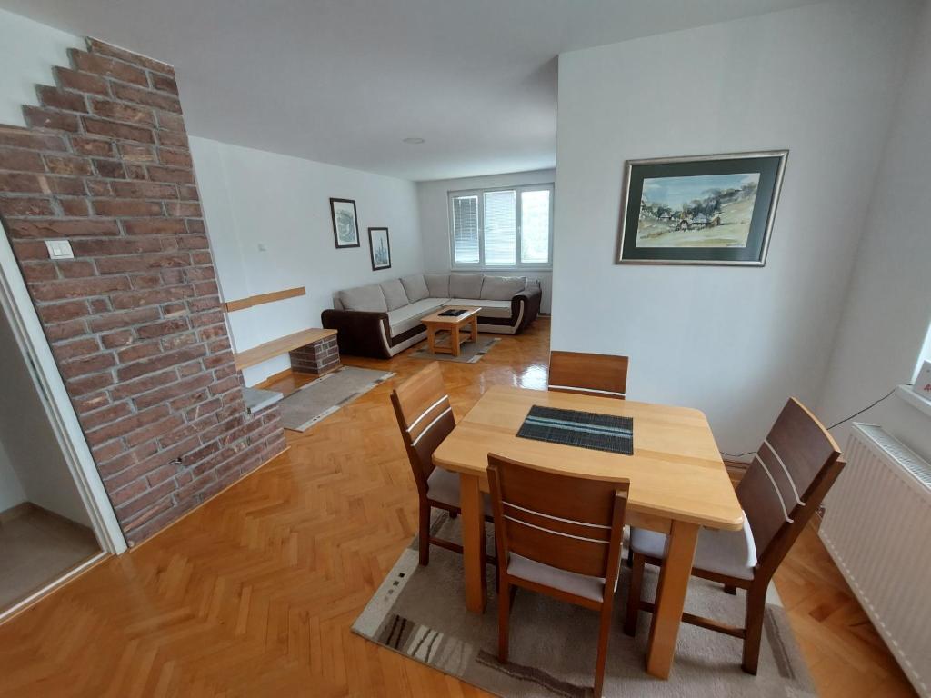 Posezení v ubytování Apartmani Tarsko Jezero Nova Vezanja