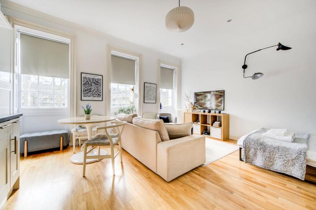 אזור ישיבה ב-GuestReady - Stunning hideaway in Central London