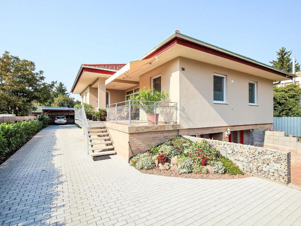 Budova, v ktorej sa apartmán nachádza
