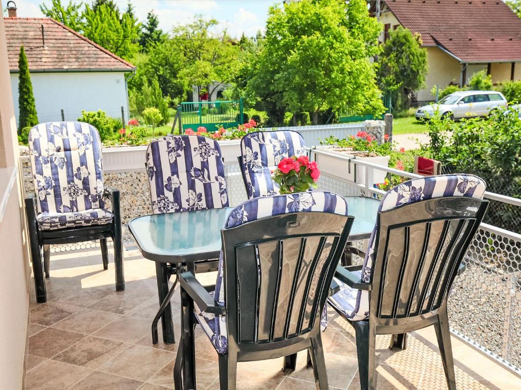 Vonkajšia záhrada v ubytovaní Apartment Beige by Interhome