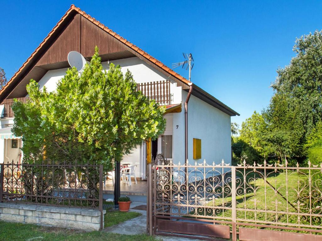 Holiday Home Gerle by Interhome 8646 Balatonfenyves kép - 1