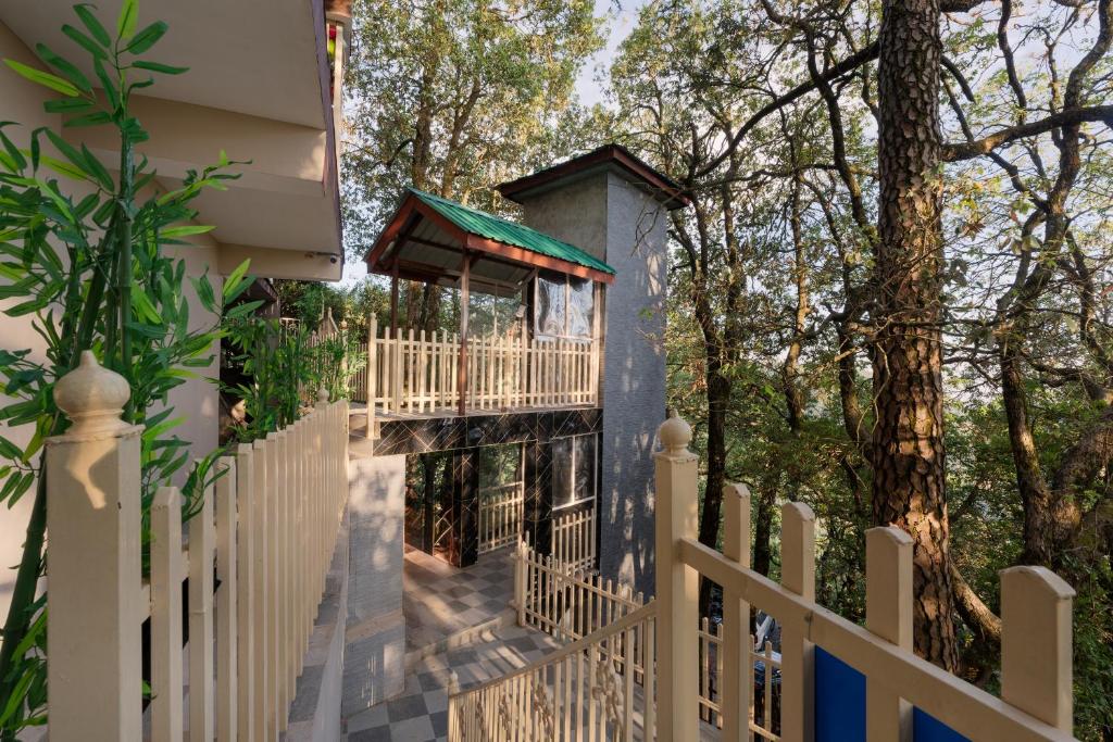The Pine Retreat - Mall Road Dalhousie - Housity