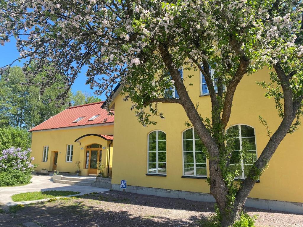 Budova, kde se penzion – hostinec nachází