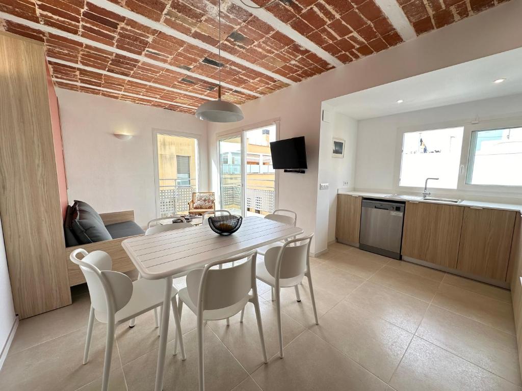 Agi Arago Apartments