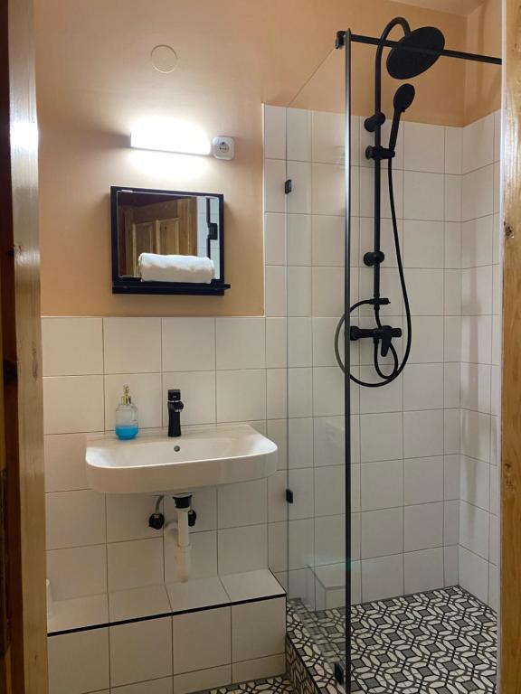 Koupelna v ubytování Katalinkert Panzió