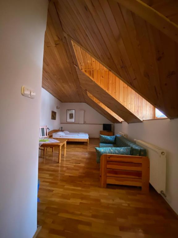 Postel nebo postele na pokoji v ubytování Katalinkert Panzió