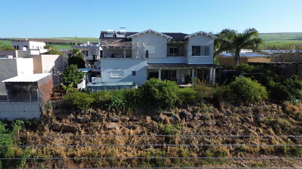 a house on top of a hill at בגג העמק - וילה in HaZore‘im