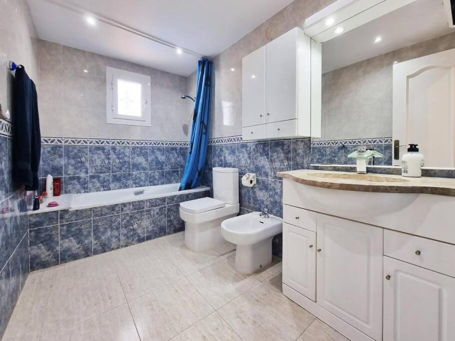 Koupelna v ubytování Tu chalet con piscina privada